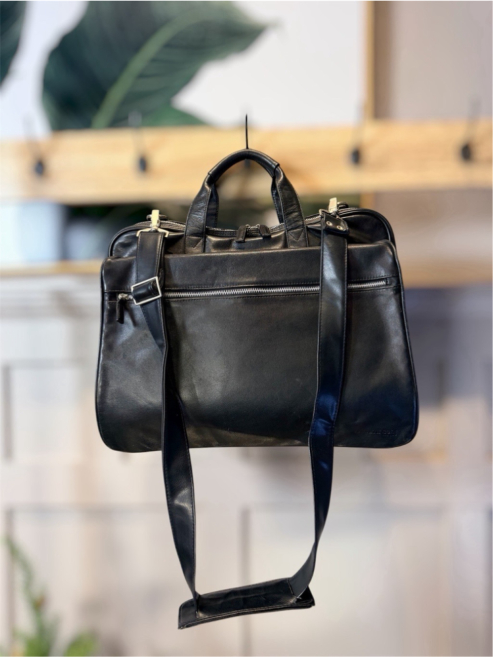 Kenneth Cole New York Leather Messenger Laptop Bag with Shoulder Strap Black
